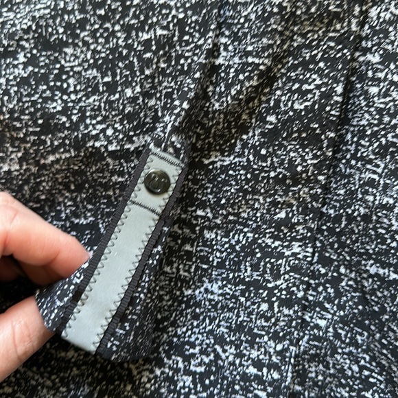 Lululemon vinyasa snap scarf - Picture 3 of 3